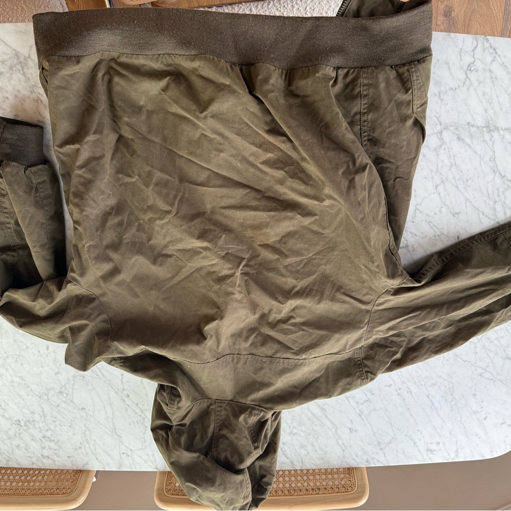 Filson men’s Dark Olive Cargo jacket - Picture 6 of 6